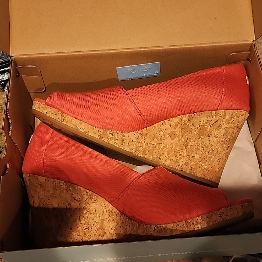 Toms paprika woven shoe - new in box - 8.5